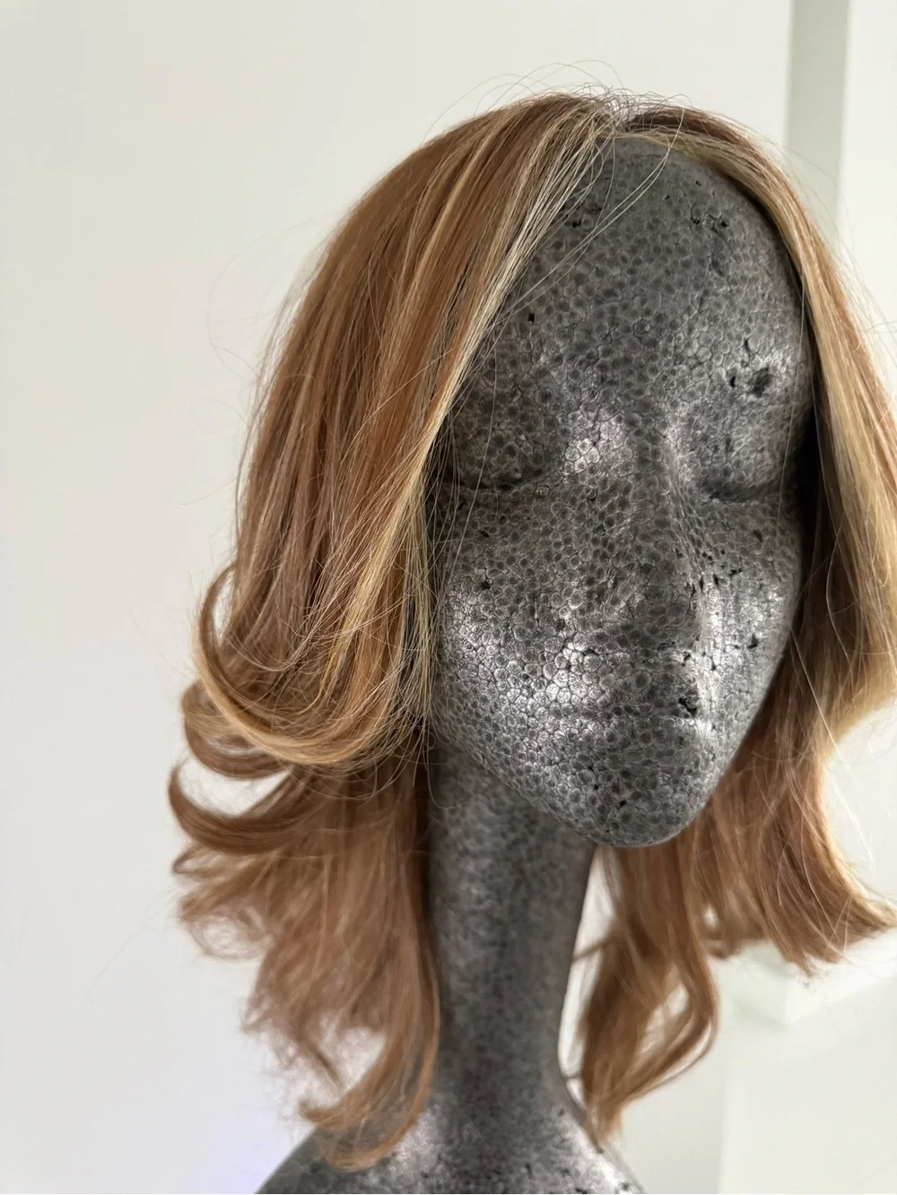Luxury High-End Wavy Synthetic Wig | Rich Brown w/ Blonde Highlights